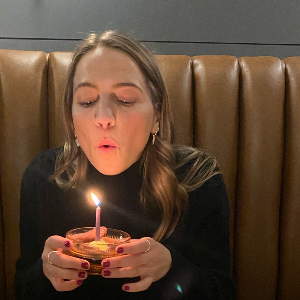 Meet your Posher, Dana